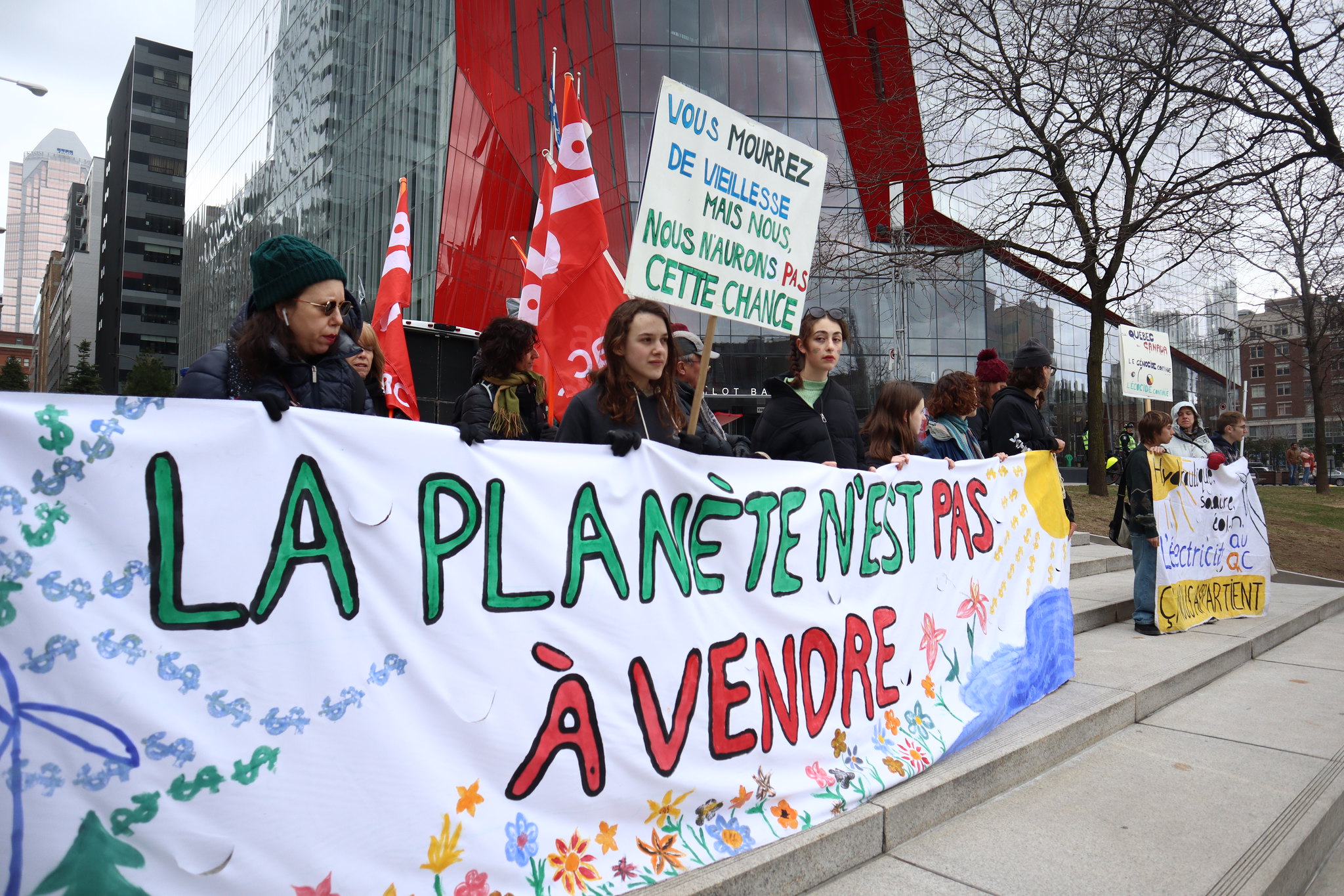 53669640163_fefe202e5d_k La planète n'est pas à vendre