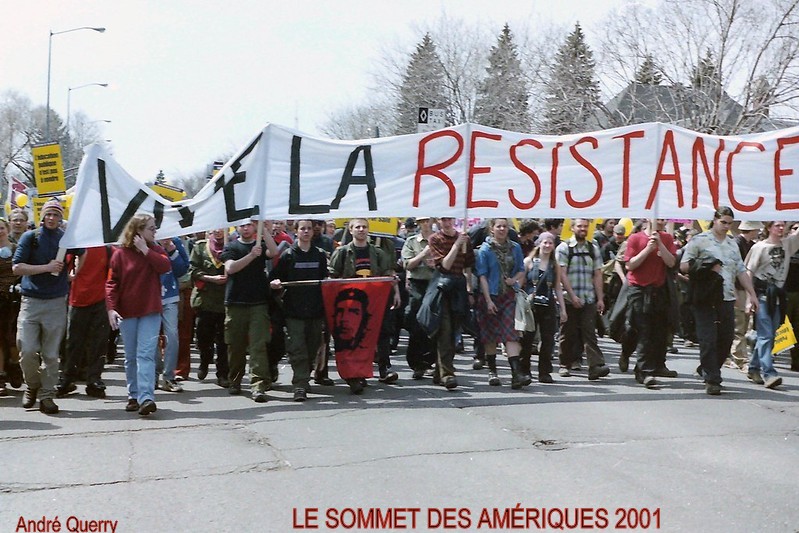 Lien vers Le mouvement étudiant combatif et le Sommet des Amériques