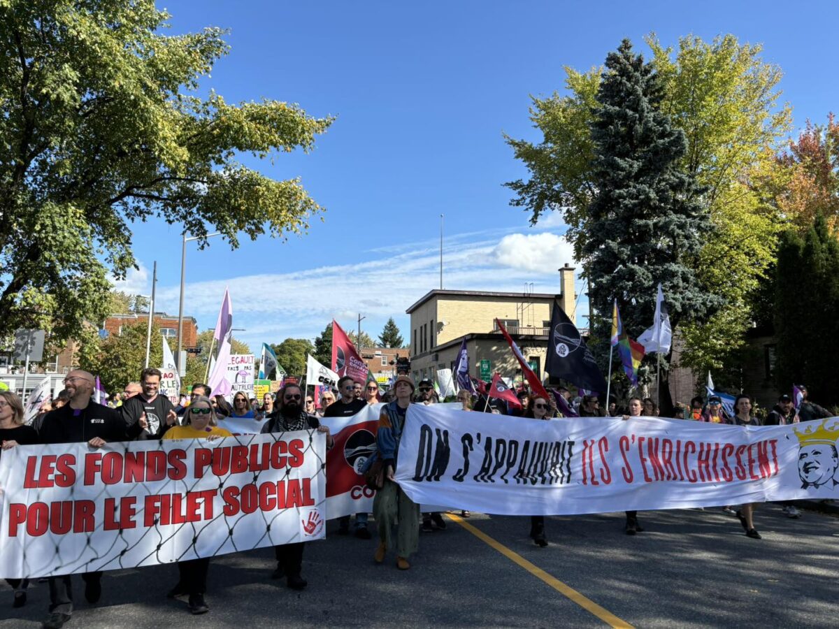 Main rouge à Québec 3 oct.